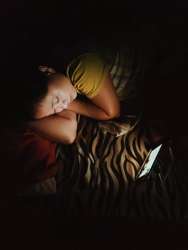 woman sleeping on the bed photography